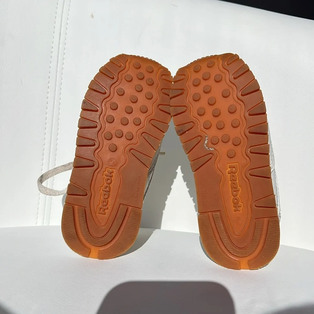 Reebok Classic Leather White Kid’s Shoe - Picture 4 of 6